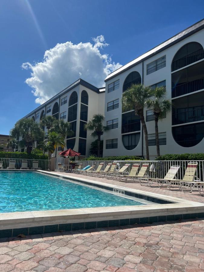 Knot A Care Remodeled Direct Water Access Condo With Ocean And Pool Views Now Sleeps Six Marco Island Exterior photo
