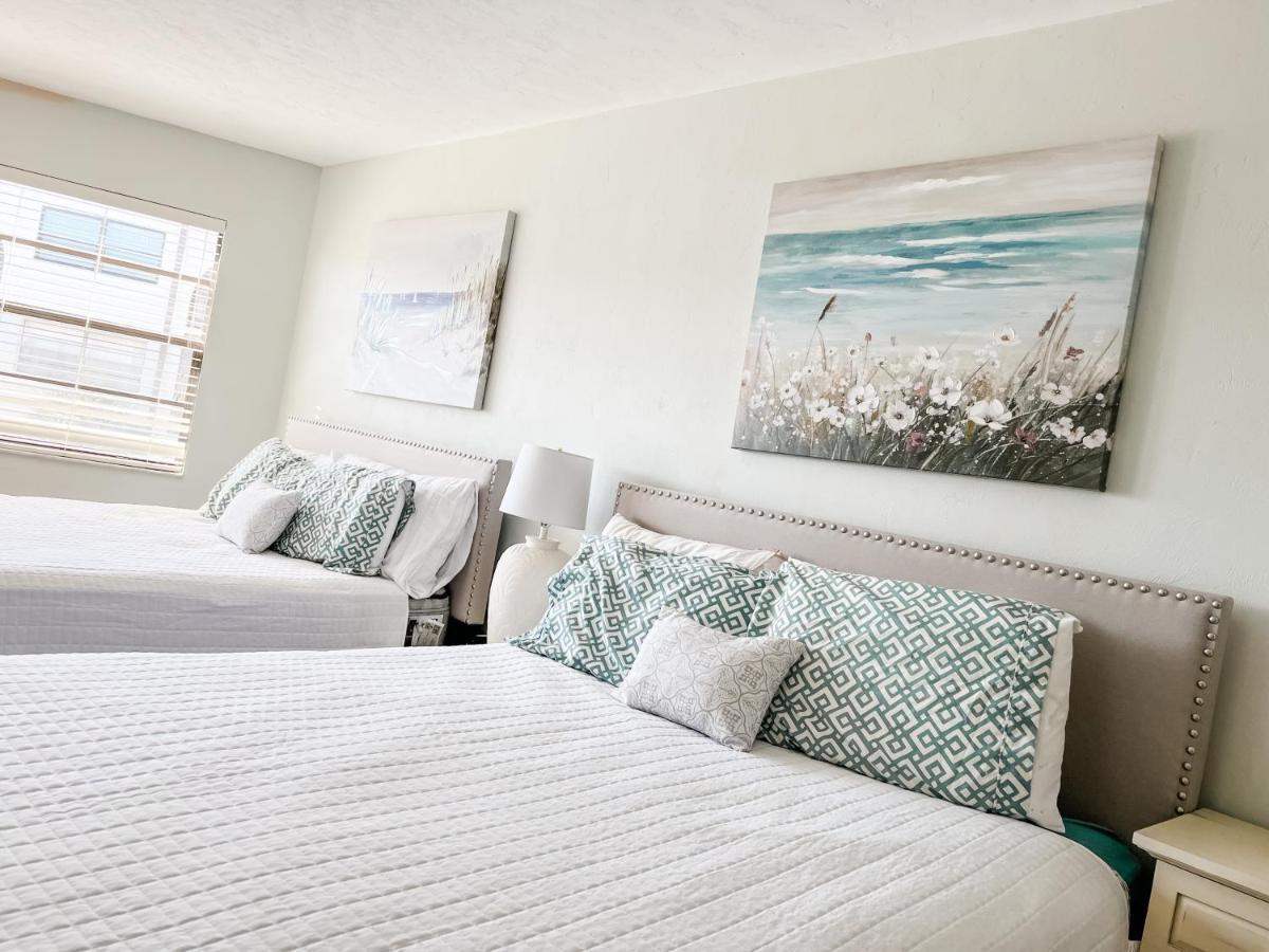 Knot A Care Remodeled Direct Water Access Condo With Ocean And Pool Views Now Sleeps Six Marco Island Exterior photo