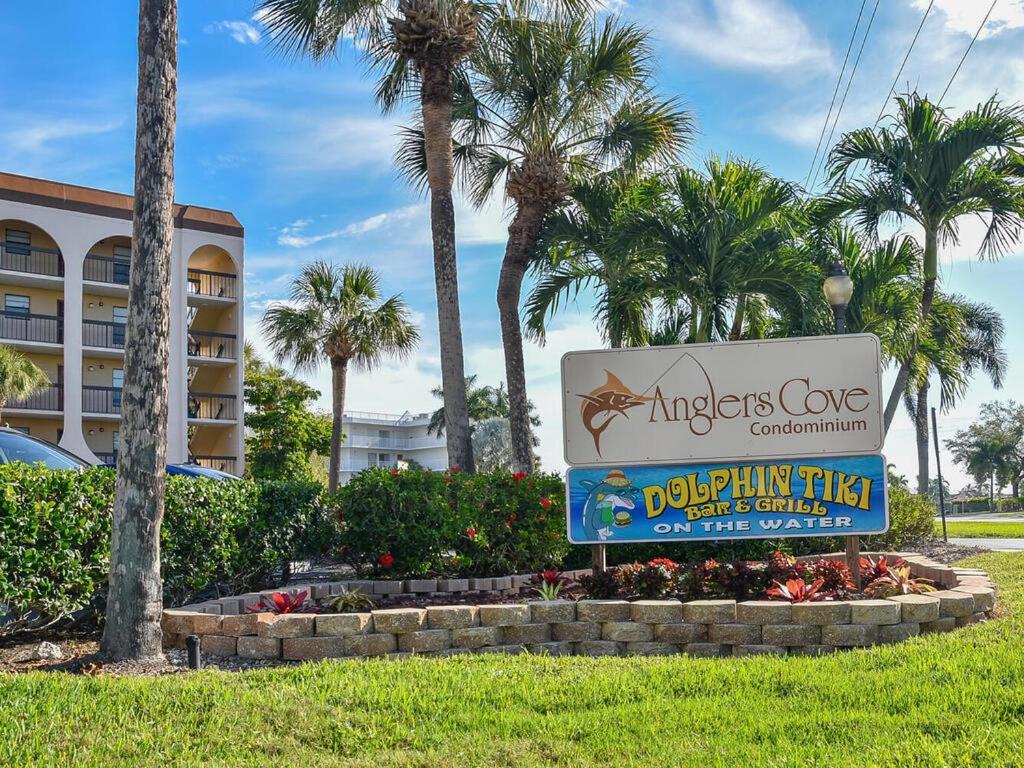 Knot A Care Remodeled Direct Water Access Condo With Ocean And Pool Views Now Sleeps Six Marco Island Exterior photo