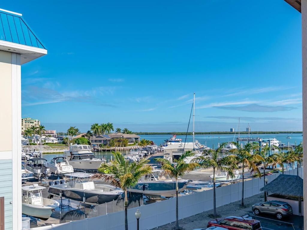 Knot A Care Remodeled Direct Water Access Condo With Ocean And Pool Views Now Sleeps Six Marco Island Exterior photo